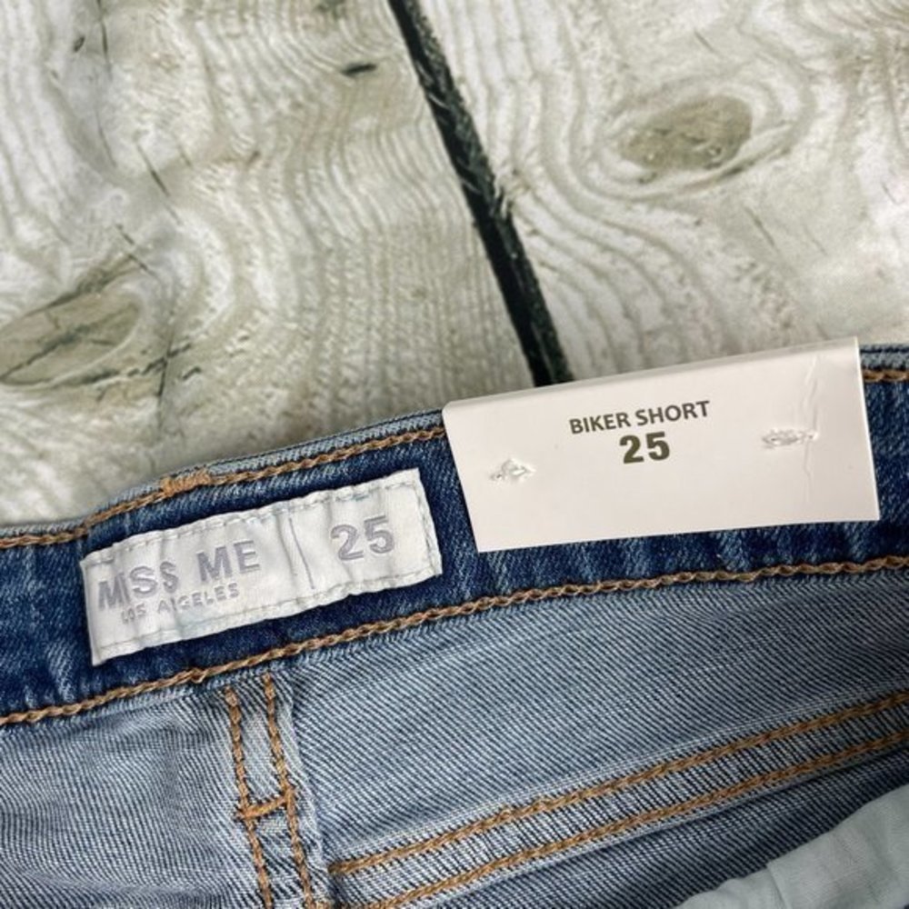 MISS ME Medium Blue Mid Rise Biker Short 25 - Picture 14 of 16